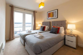 BEST PRICE! Superb city centre apartment, 4 singles or Superkings, Smart TV & Sofa bed- FREE SECURE PARKING